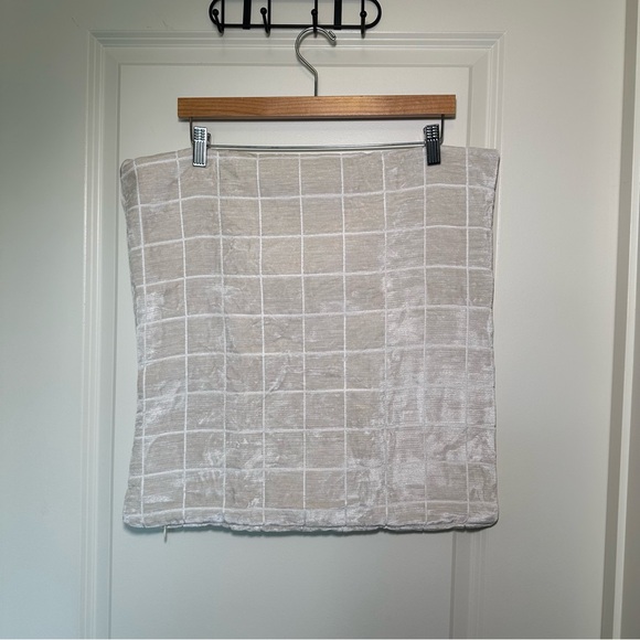 Throw Pillow Cover 2 pack 20x20 Windowpane Grid Pattern Cream & White Chenille - Picture 3 of 4